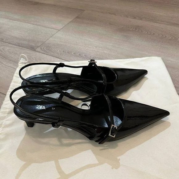 Pointed Toe Slingback Kitten Heel