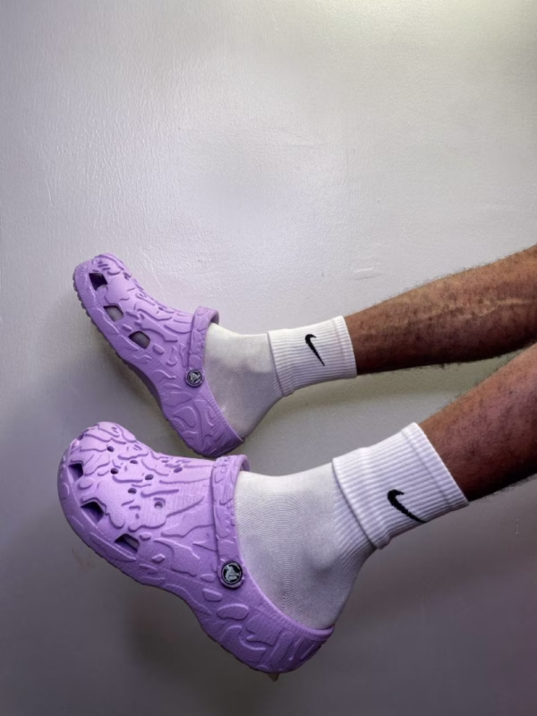 5965193680308522510 Black Textured Crocs Clog – Lightweight Unisex Slip-On Comfort Sandals