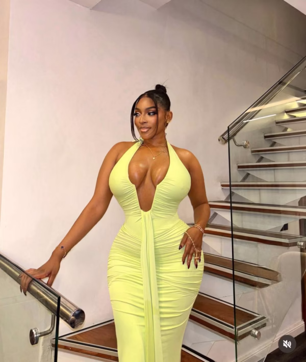 IMG_20251008_102533_008 Luna Backless Detailed Dress