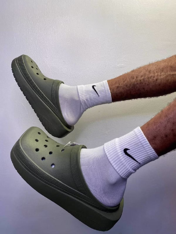 5841352305532848617 Crocs Platform Clog – Elevated Comfort & Style for Men and Women