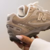 New Balance 204L Sneakers