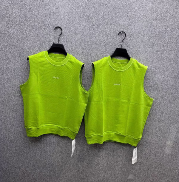 SLEEK ESSENTIAL SLEEVELESS TOP