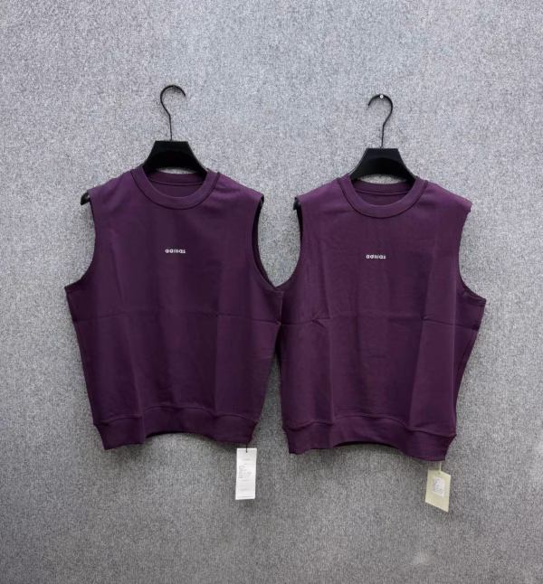 SLEEK ESSENTIAL SLEEVELESS TOP