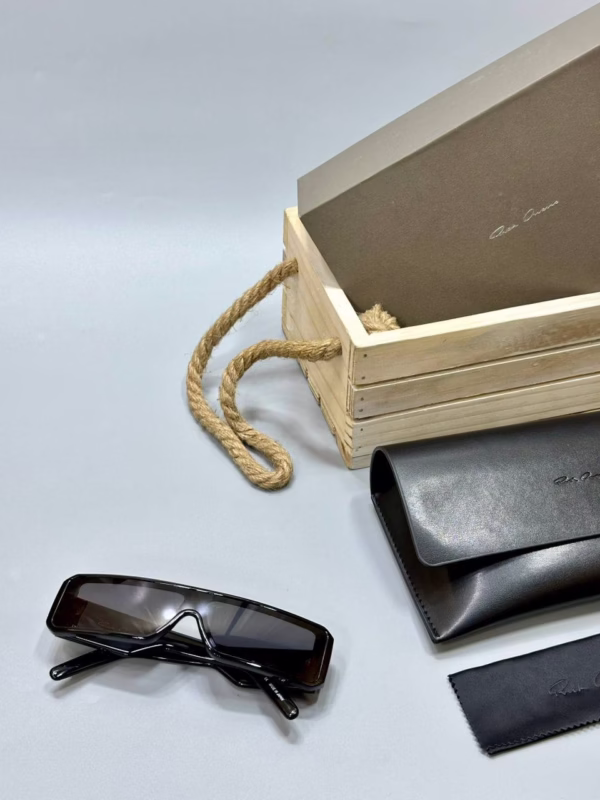 Blackline Luxe Shades