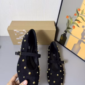 Chic Studded Flat Shoe