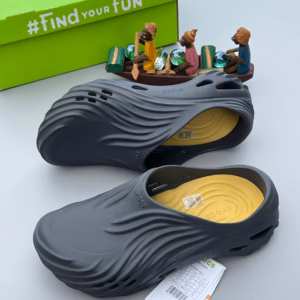 Echo Wave Crocs