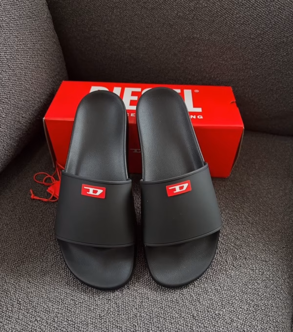 Diesel Sa-Mayemi Black Pool Slides