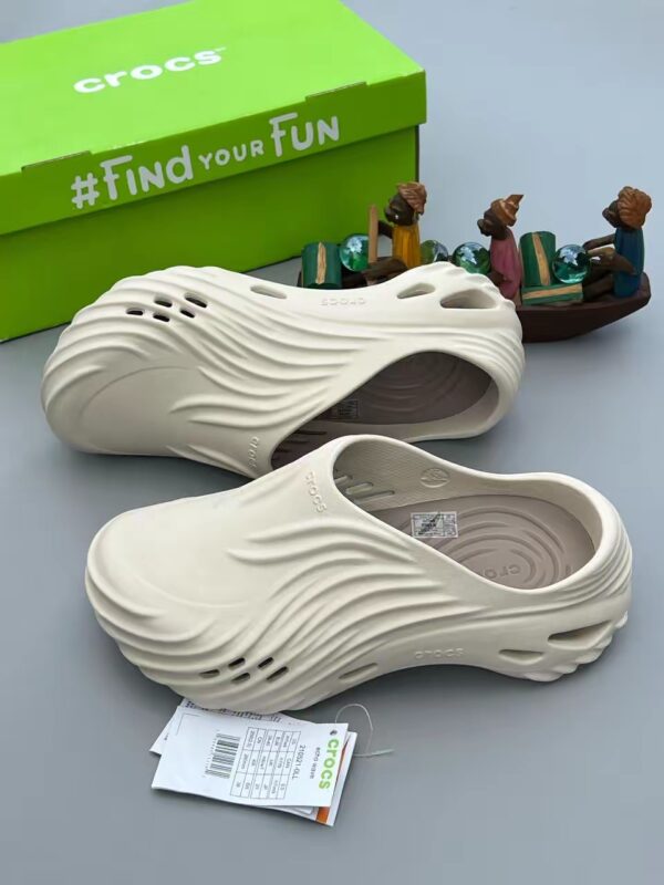 temp_image_B743B6AE-FFD3-4B4D-8B45-9F764A74A664 Echo Wave Crocs