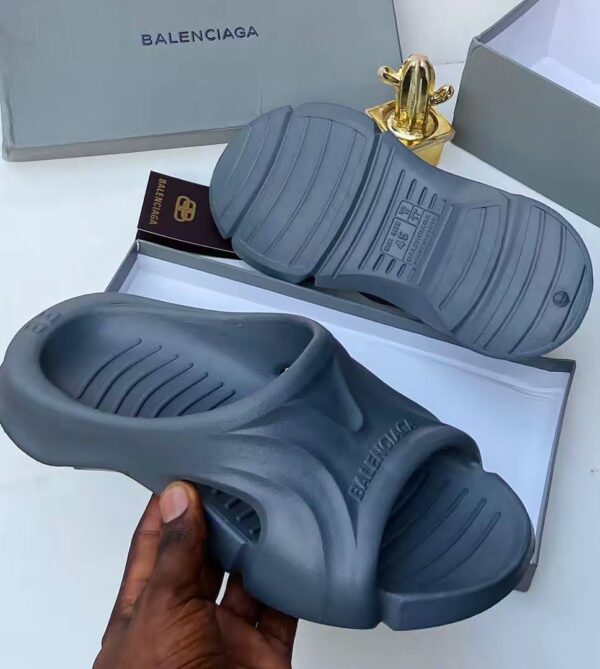 temp_image_F08987EC-5B1B-4888-8901-CBE1BD249FAF Balenciaga HD Slide