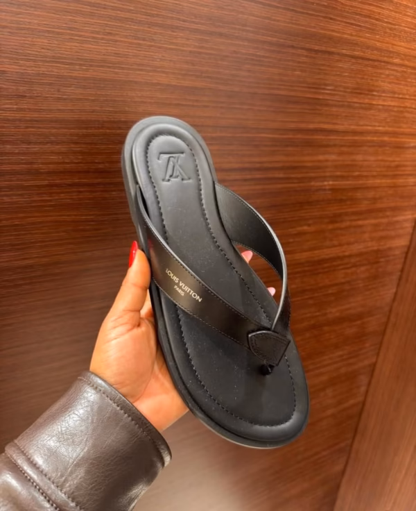 14301f88-a2f1-4f84-bdbd-afce02c3394f Luxe Leather Cross-Strap Slippers