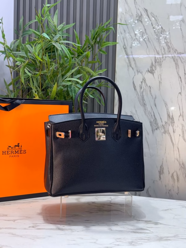 2b3f6b0d-31e8-442a-85af-9890227fd22a Classic Hermes Style Bag