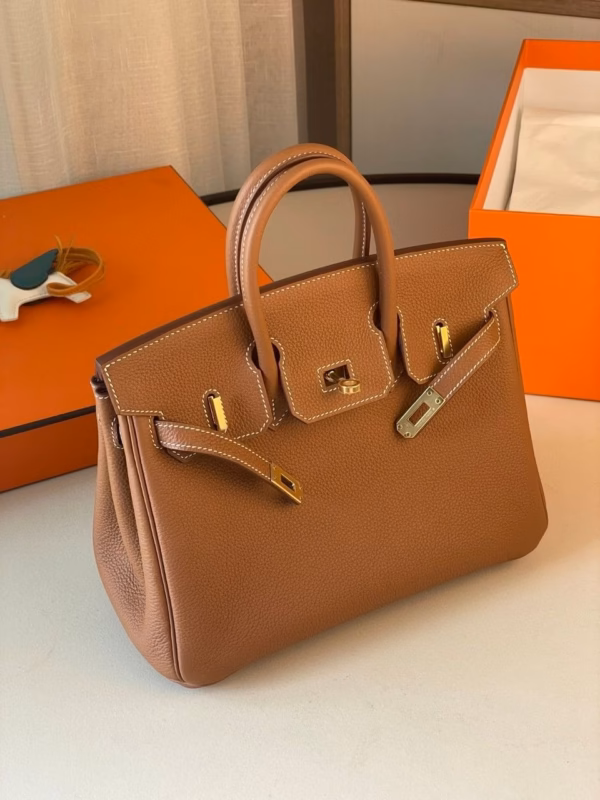 5de6d581-81a3-42c5-840e-c285360b6b9b Classic Hermes Style Bag