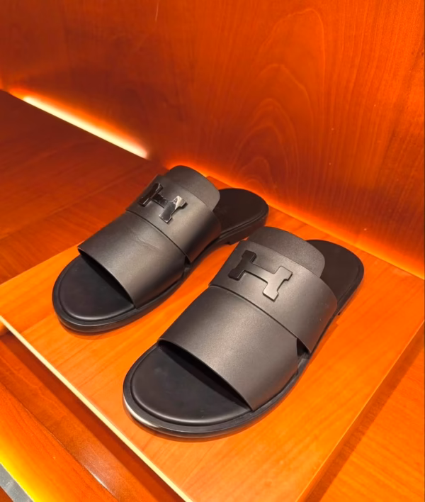 98486aeb-6f3e-41ad-874b-e27ae87c4eaf Signature H-Strap Slides